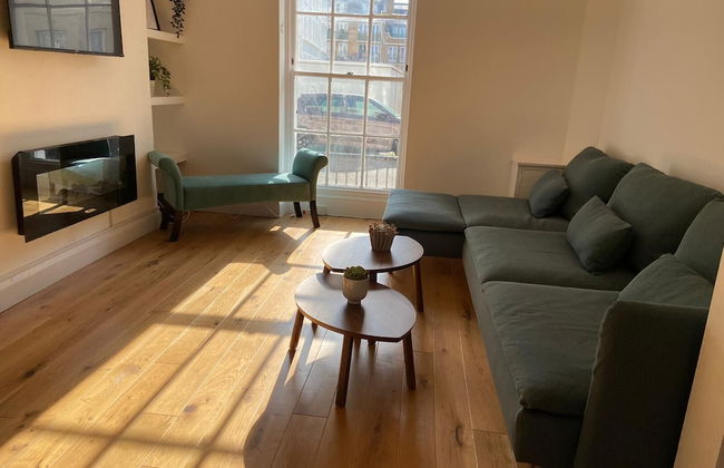 Warwick House - Photo 36