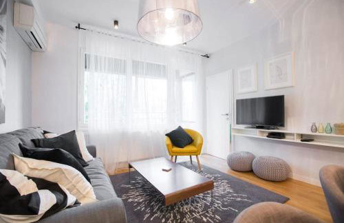 Hella Apartment - Photo 8