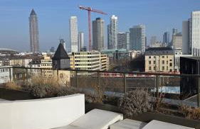 Business suite with skyline view with parking space - Foto 6