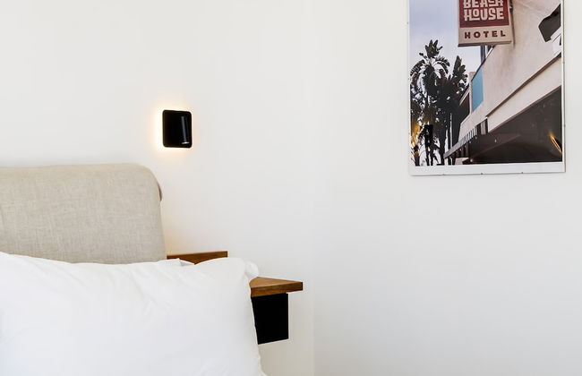 Exceptionally Unique Magnum Villa w Sea Views - Photo 23