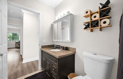 Serene Poolside Getaway Lake Access Parking - Foto 27