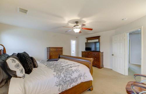 7 Mi to Downtown Baytown Spacious Home with Yard - Foto 15