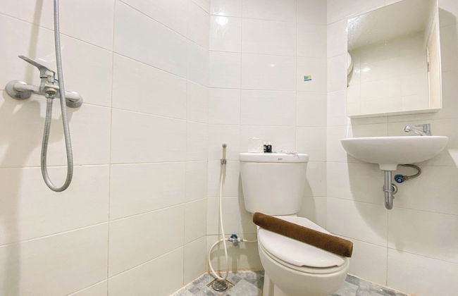 Best Price Studio Apartment Amartha View - Foto 13