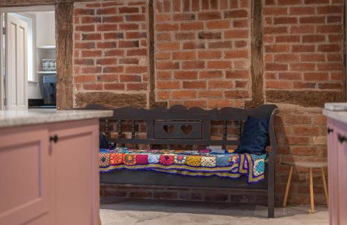 Luxury country oak beamed peaceful retreat - Photo 33