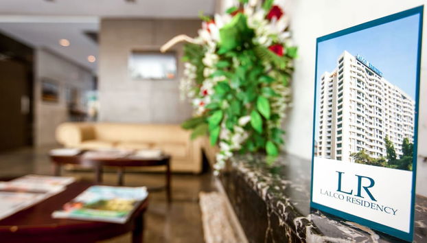 Coin salon dans le hall