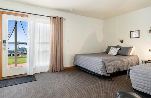 Fife Lake Lodge - Double Queen Room with Lake Access - Foto 14