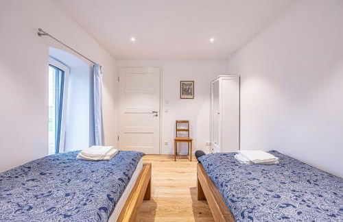 Traditional Architecture Meets Modern Design - Photo 15