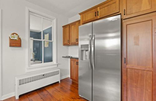 Hudson Restored Farmhouse with Fire Pit - Foto 11