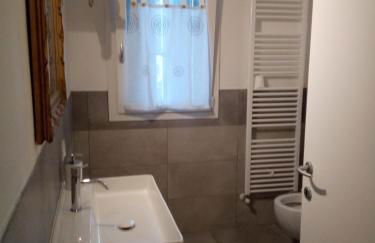 The judas trees - Foto 12