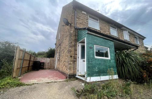 Cozy 2 Bedroom Home in Hucknall, Perfect for a Relaxing Getaway - Foto 3