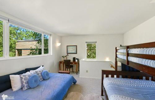 Coastal Place - BEST location in Downtown! - Photo 31