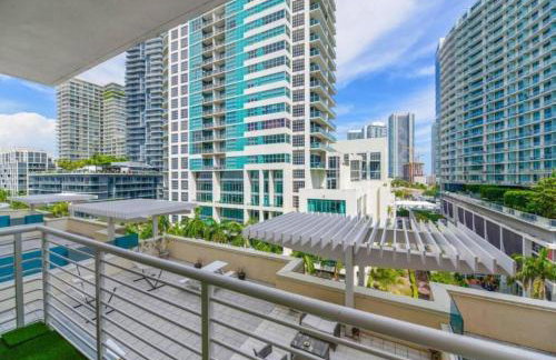 Amazing Condo with Pool at Midblock Miami - Foto 23