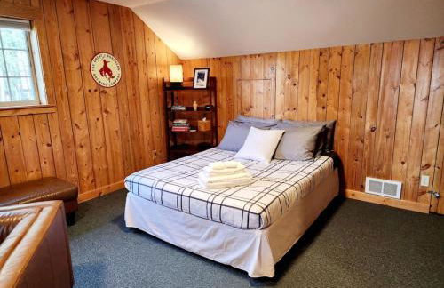 Blacktail Cabin Hideaway with hot tub - Foto 30