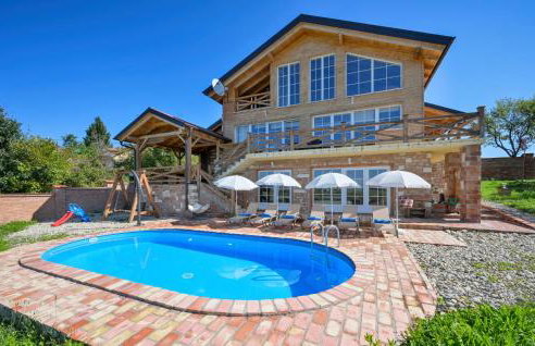 3 Bedroom Lovely Home In Jelenscak - Foto 1