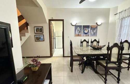 Casarão com quintal na quadra da praia | ROCM1217 - Foto 10