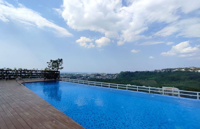 Comfortable And Modern 1Br Without Living Room At Amartha View Apartment - Foto 16