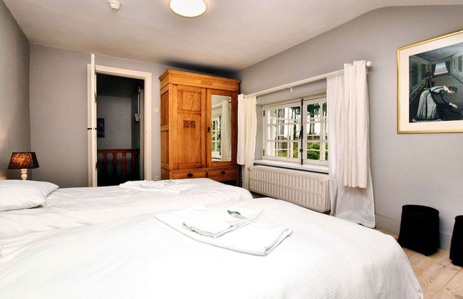 Luxurious Holiday Home in Érezée with Hot Tub - Photo 3