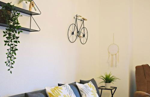 Amplio y luminoso apartamento cerca del centro y la playa con piscina y parking privado - Foto 12