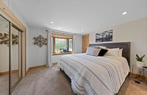 Rustling Grove in Tahoe City - Pet-Friendly, Walking Distance to Downtown and Lake - Private Hot Tub - Foto 13