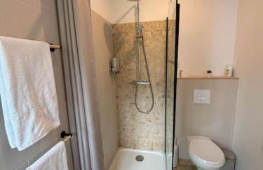 Studio Bois flotté Cherbourg Netflix Parking - Photo 3