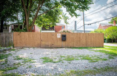 Charming 3BR Apartment in the Heart of Richmond - Foto 27