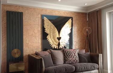 7 bed 3 bath M25 Long term Parking - Foto 7