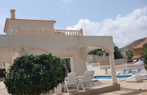 Casa Los Olivos, villa with a pool - Photo 9