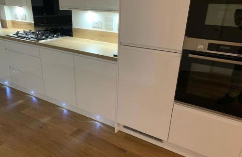 Spacious Entire 4 Bed House With 2 Free Parking Bays Early Check-in Late Check- Out Allowed - Foto 29