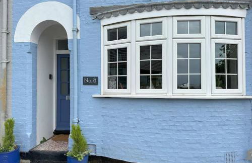 The Blue house on the wall - Foto 76