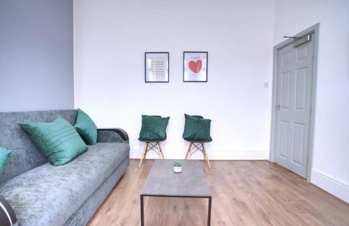 Sleeps 18 Lovely Mcr Home by City SuperHost - Foto 8
