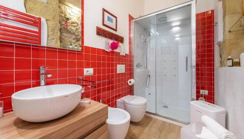 CHARMING HOUSE con doccia sensoriale e cortile interno - CENTRO STORICO - Foto 4, Shower