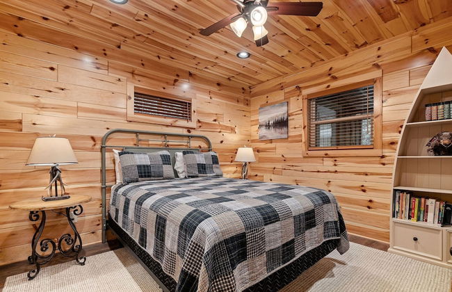 Beside Still Water 1 - 2 Bedrooms, 2 Baths, Sleeps 6 Home by RedAwning - Photo 2