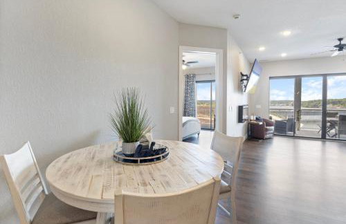 Amazing Top Floor Condo at Topsider Resort Community - Photo 13