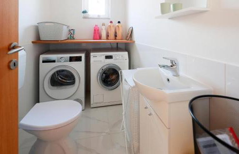 Stunning Home In Jurdani - Foto 38