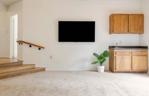 Vintage Vibes Near Airport Games Sleeps 8 - Foto 12