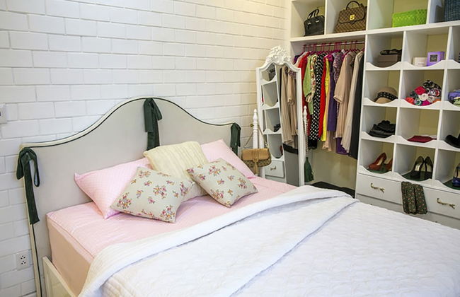 1BR Victorian Apartment River View D7 - Photo 3