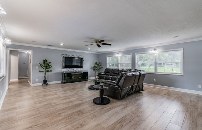 A Large Tropical 7 Bedroom Estate by RedAwning - Foto 56