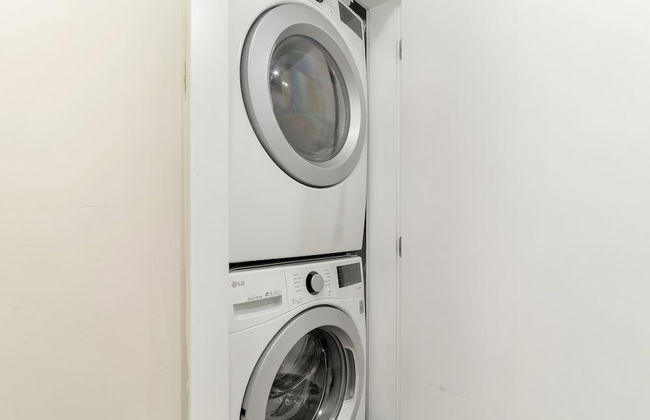 Opulent Oasis Exquisite 2Bedroom Retreat - Photo 28