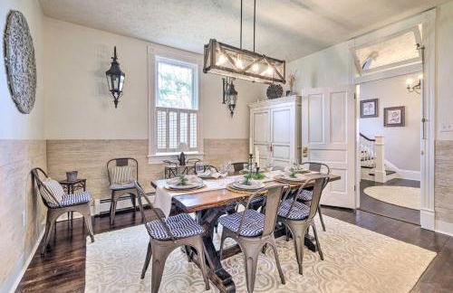 Renovated Farmhouse w Mountain Views and Fire Pit - Foto 19