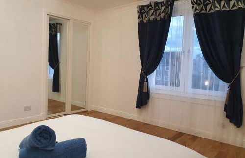 Glasgow Comfortable and Modern 3 Bedroom Mid Terraced Villa - Foto 43