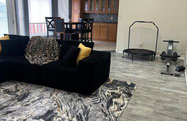 Great Edmond home, near OKC with 3 beds, Wi-fi, cold AC, and central heat, fully fenced backyard - Foto 7