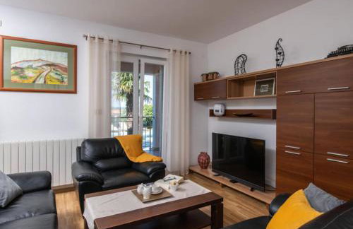 Breg Ivanovci - Three Bedroom Villa with Swimming Pool - Photo 7