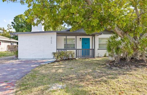 Sunny Palmetto Oasis: 4br Home With Private Pool 4 Bedroom Home by RedAwning - Photo 24