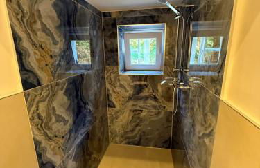 Zentrales Apartment mit Terrasse neu renoviert - Foto 11