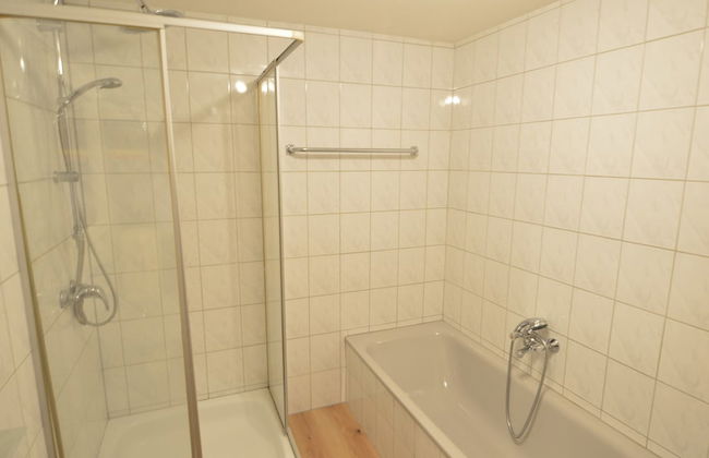 Holiday Home in Morscheid-riedenburg With Balcony - Photo 14