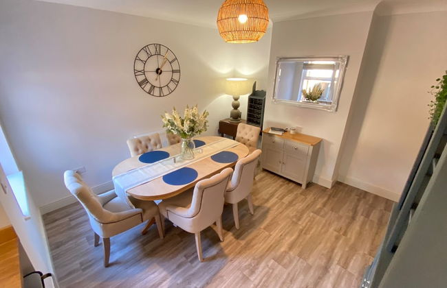 Luxurious Victorian Villa With Parking, Sleeps six - Photo 14