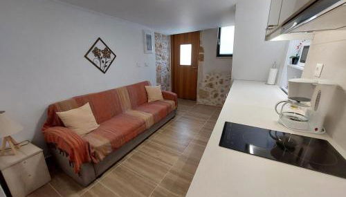 Evans House II One Bedroom Maisonette - Photo 2