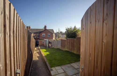 Vibrant 2 Bed, 2 Bath Home, Just Minutes to Town! - Foto 42