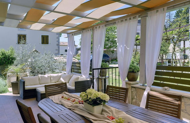 Superb Modern Villa With Pool, Large Fenced Yard Near the Beach - Foto 26