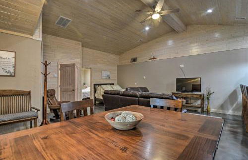 Modern Arcadia Farmhouse on 80 Acres with Fire Pit! - Foto 13